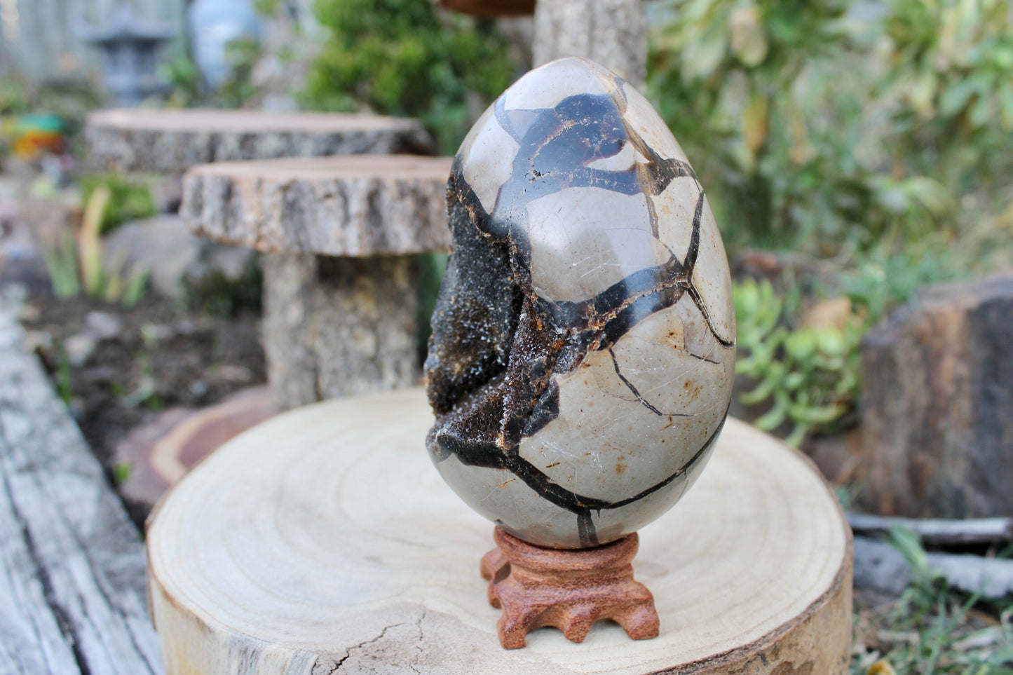 Septerian crystal egg 0.95kg