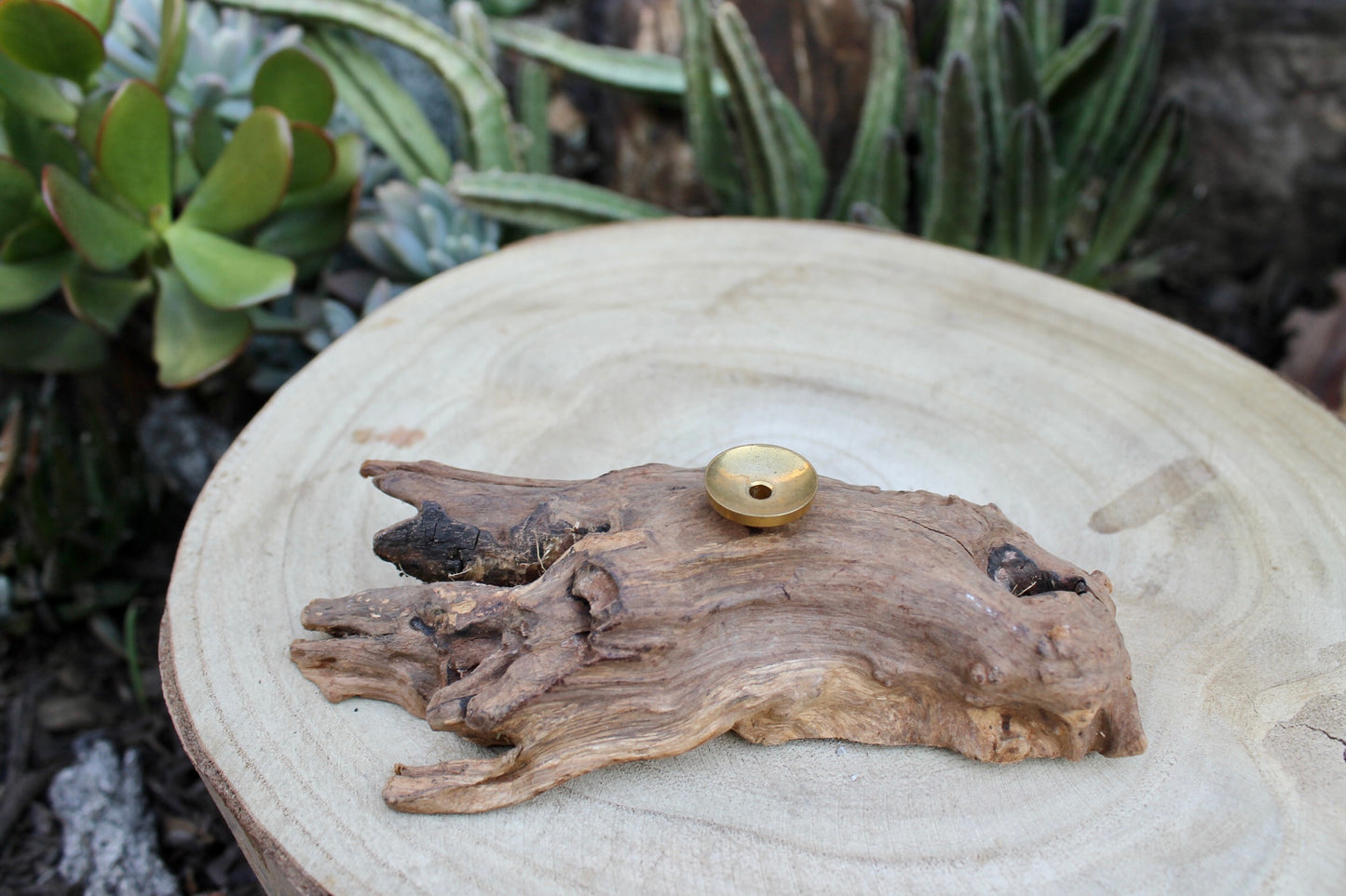 Drift wood sphere stand
