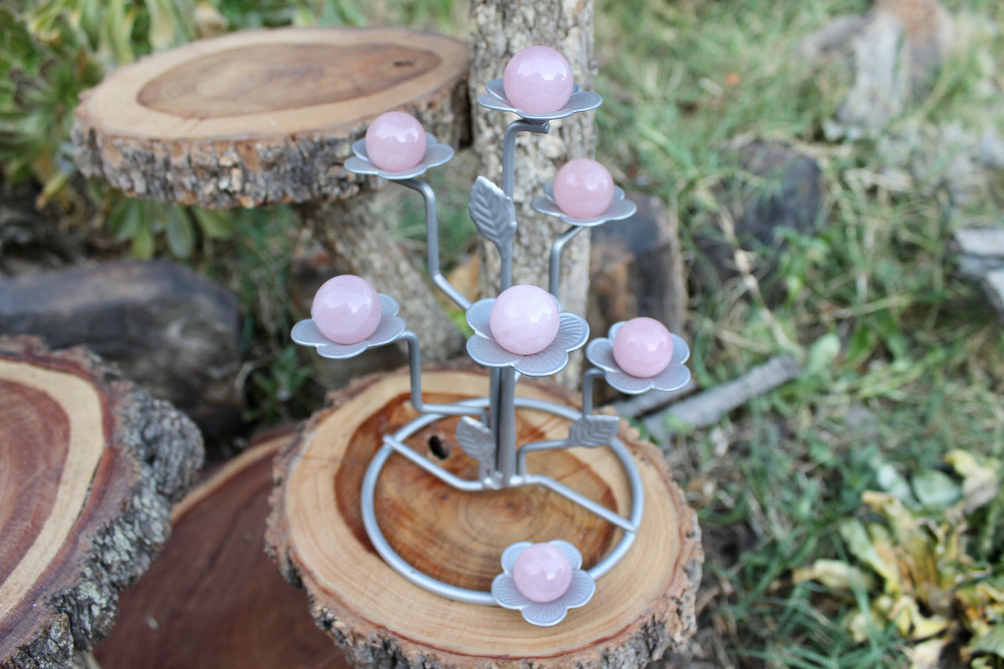 Flower crystal sphere stand