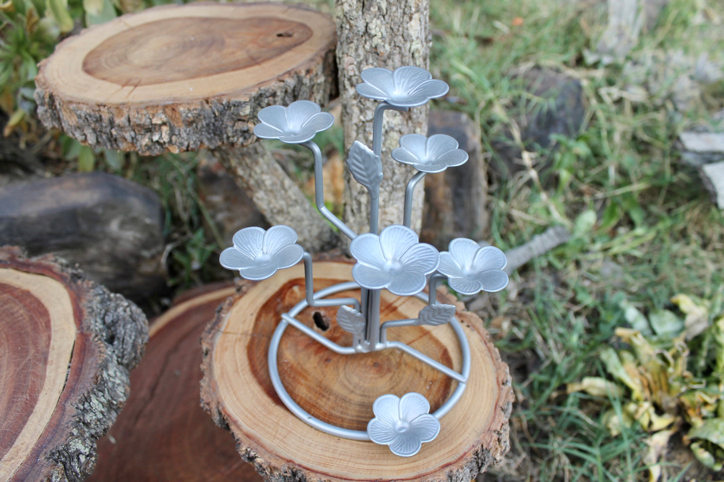 Flower crystal sphere stand