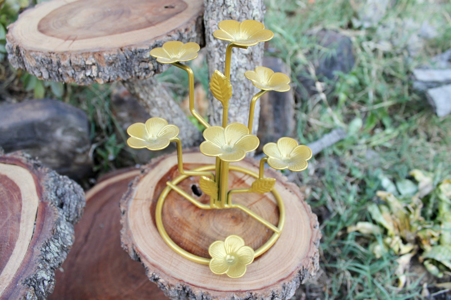 Flower crystal sphere stand