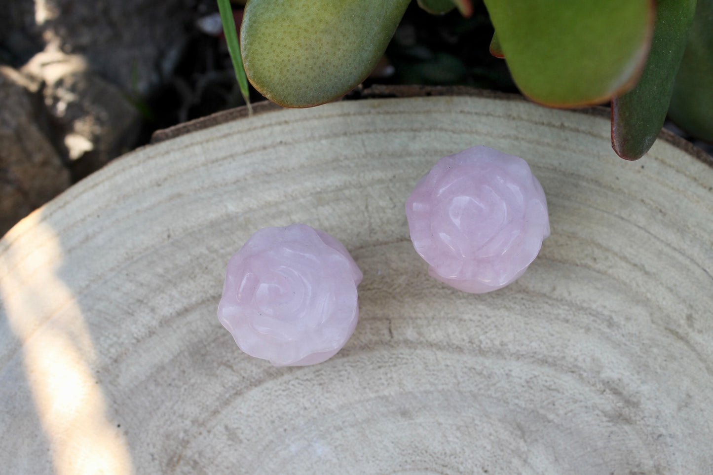Rose quartz crystal roses